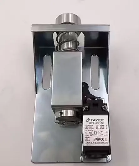 KONE KM5299686G01 ACCESS COVER SWITCH, YÜRÜYEN MERDİVEN KUYU KAPAK SINIR KESİCİ